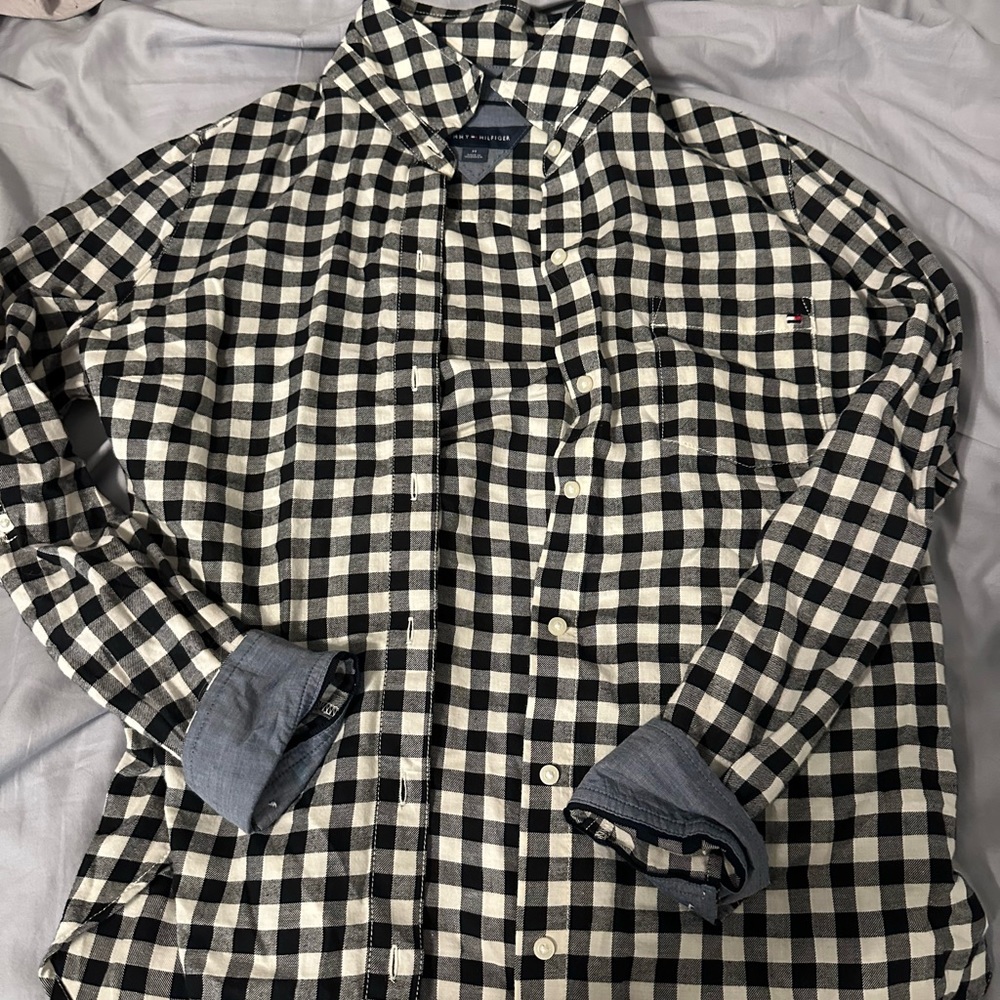 Tommy Hilfiger plaid flannel. Never worn.